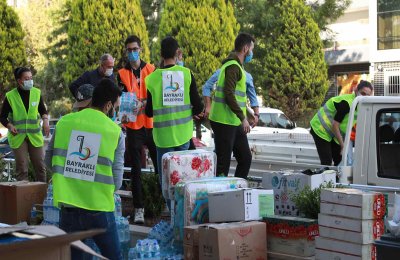 Bayraklı’nın gönüllü ordusu gece gündüz çalışıyor